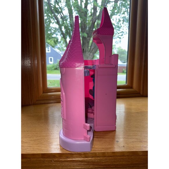 Fisher-Price Little People Disney Princess Castle Playset With Figures & Horse - Picture 10 of 11